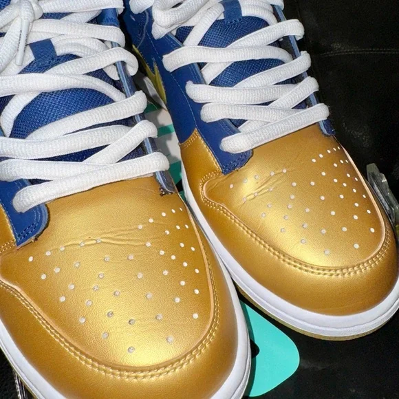D*i様 Supreme × Nike SB Dunk Low Gold Sta Buy Size 11 - Supreme x Nike Dunk SB QS Low Metallic Gold online